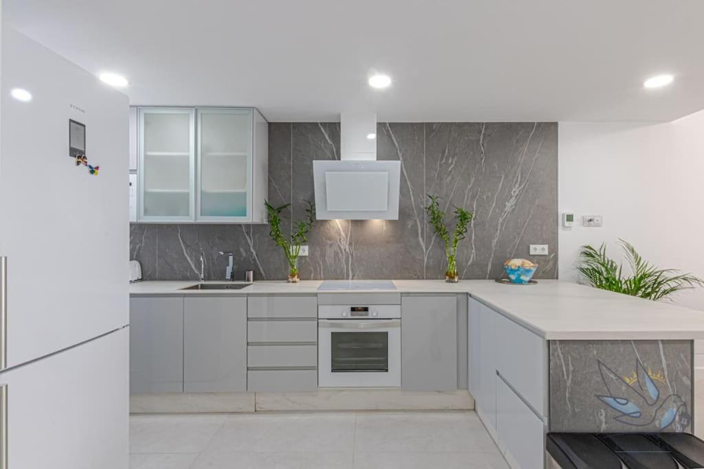 Puerto Marina Luxury 2Bdr Apartment With Sea View Benalmadena Ngoại thất bức ảnh